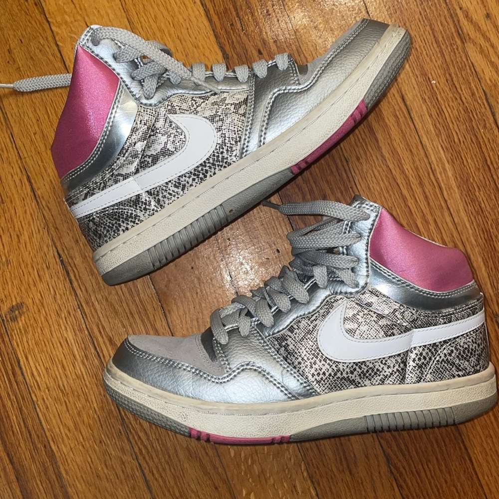 Nike Court Force rare silver snakeskin size 8